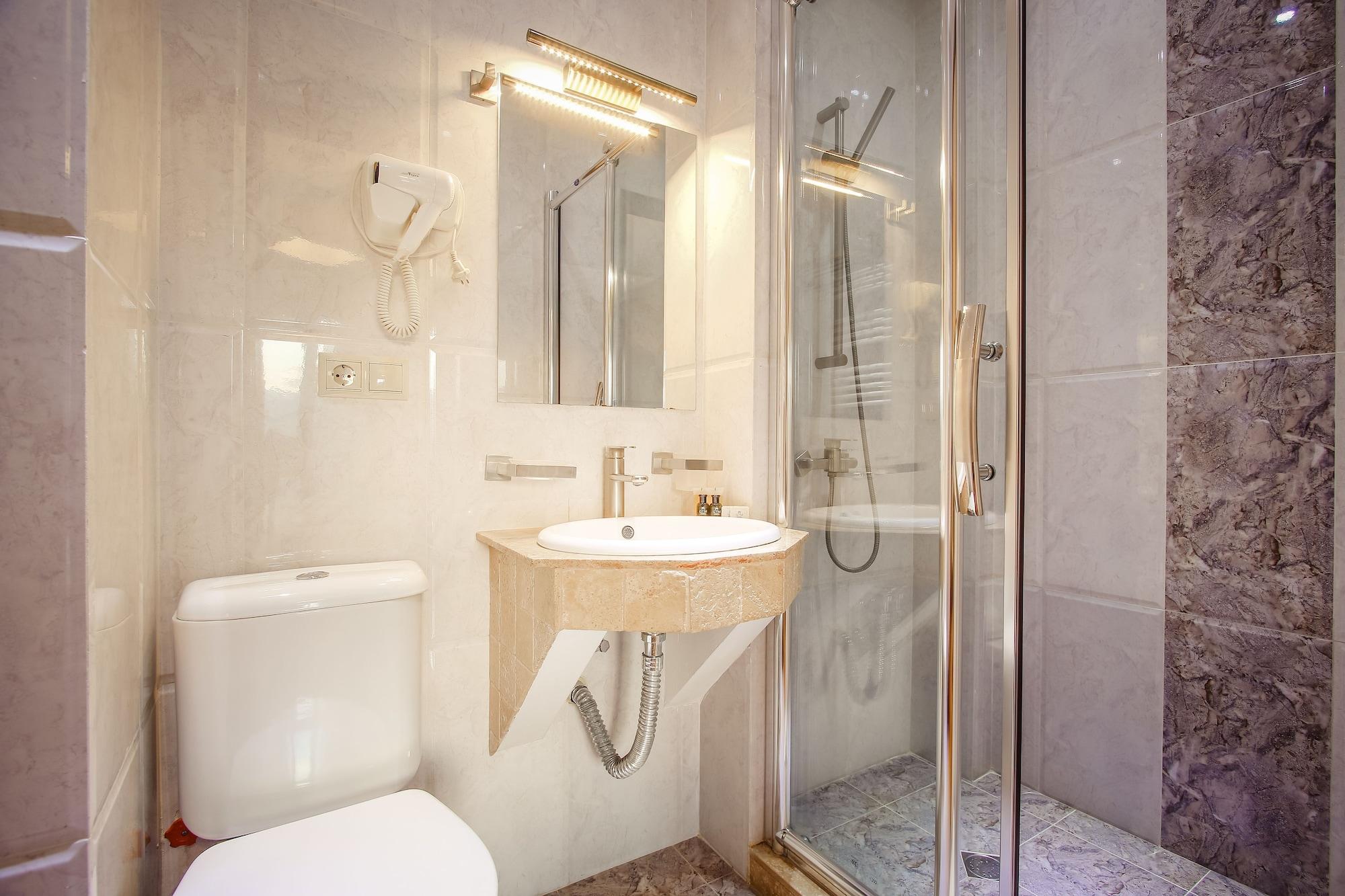 Gtm Plaza Hotell Tbilisi Exteriör bild