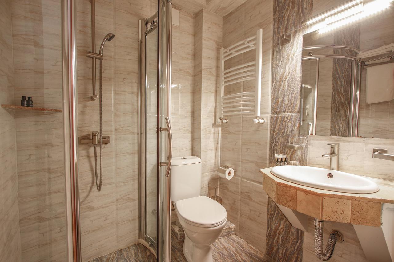 Gtm Plaza Hotell Tbilisi Exteriör bild