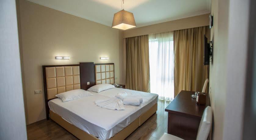 Gtm Plaza Hotell Tbilisi Exteriör bild